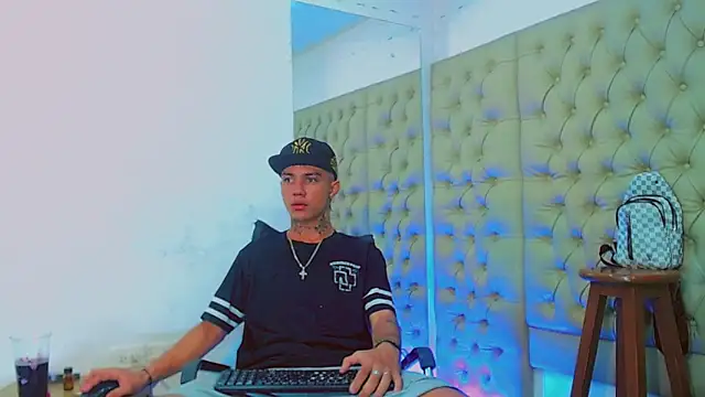 HannibalLester online show from January 29, 1:28 pm