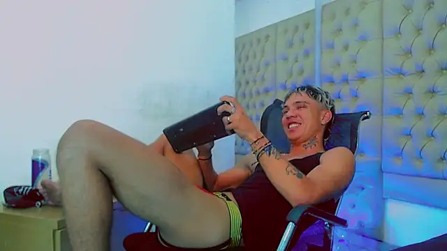 HannibalLester online show from February 2, 8:51 pm