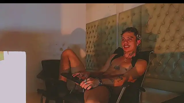 HannibalLester online show from February 23, 1:24 am