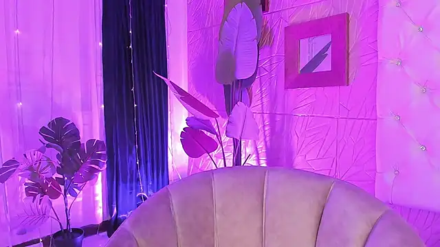 sadashi moon  online show from March 5, 12:38 am