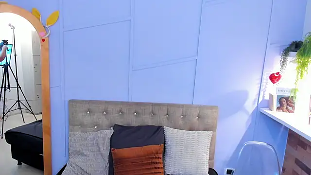 nathalie rossel online show from September 19, 6:48 am