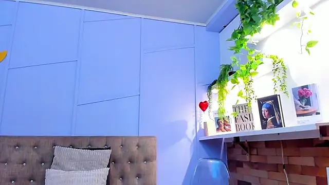 nathalie rossel online show from October 15, 7:58 pm