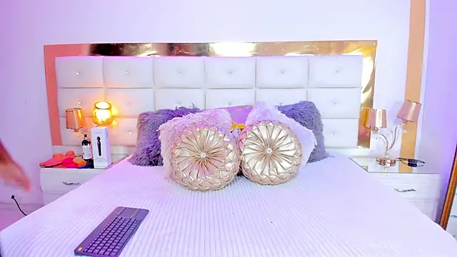 evangelin ts online show from March 13, 8:00 pm