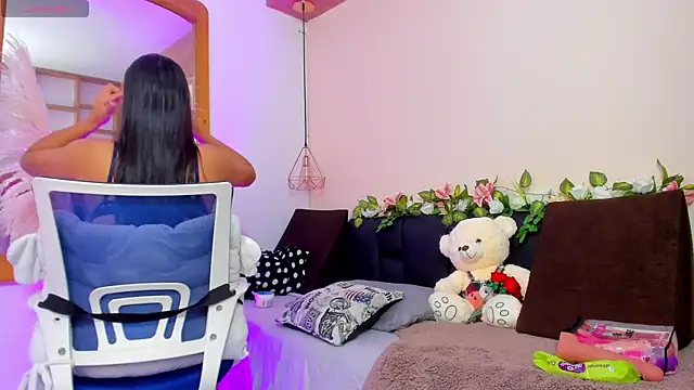 Hannah williams1 online show from February 22, 10:40 am