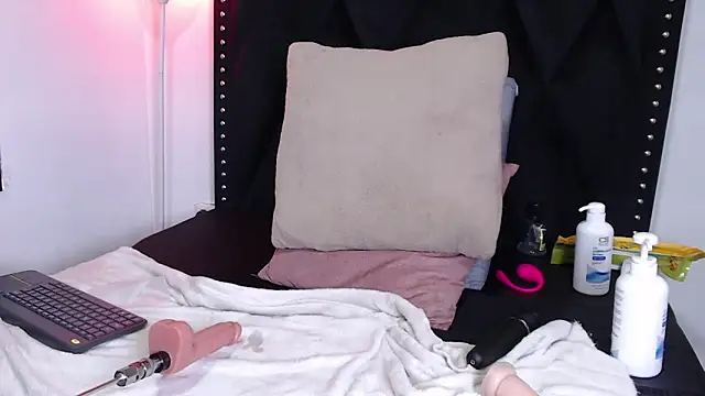 dafne queenn online show from February 14, 3:58 pm