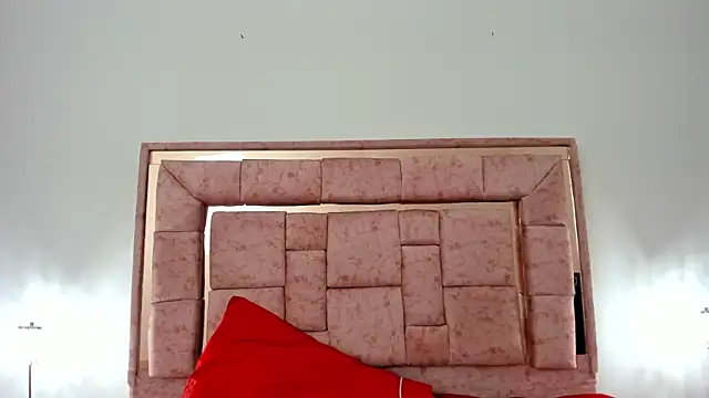 zoee lovv online show from December 14, 3:07 am