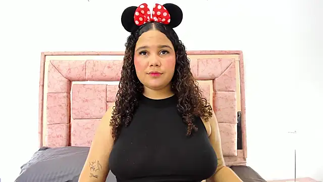 zoee lovv online show from January 23, 3:05 am