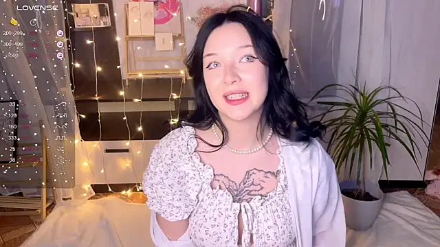 EmmaKittyCat online show from November 29, 7:50 pm