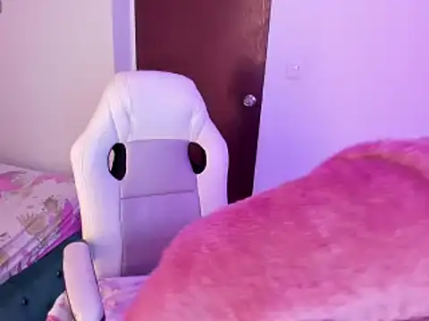 Snapshot of Jhiinny_Brownn chatting on March 18, 9:20 am Jhiinny Brownn online show from March 18, 9:20 am