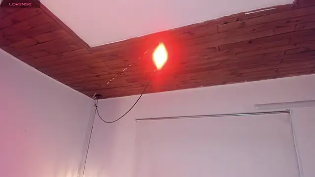 Snapshot of Jhiinny_Brownn chatting on October 15, 3:28 am Jhiinny Brownn online show from October 15, 3:28 am