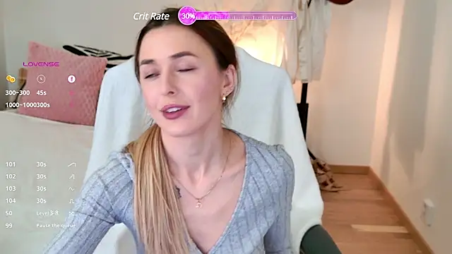 Sophie Enzo online show from February 9, 10:00 pm