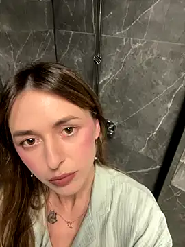 Sophie Enzo online show from October 16, 8:10 pm