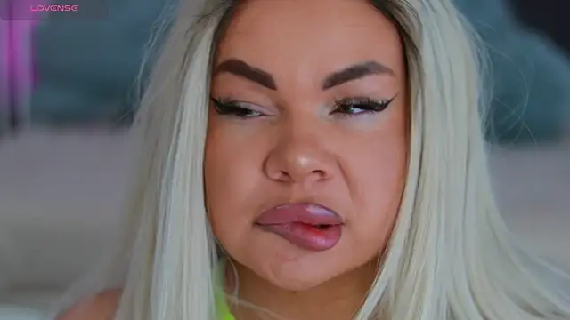 MissLilaa online show from January 16, 9:37 am