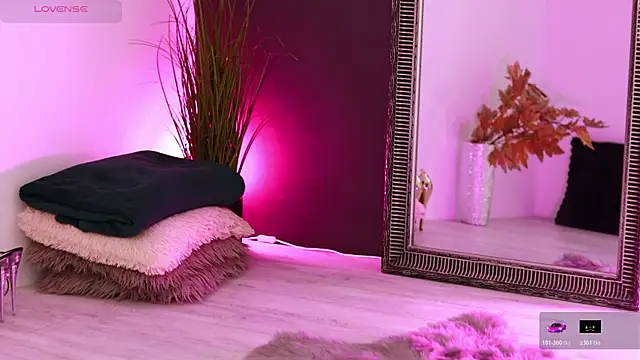 MissLilaa online show from October 25, 3:51 pm