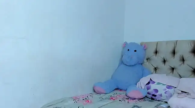 Snapshot of StassieBell chatting on February 2, 6:58 am StassieBell online show from February 2, 6:58 am