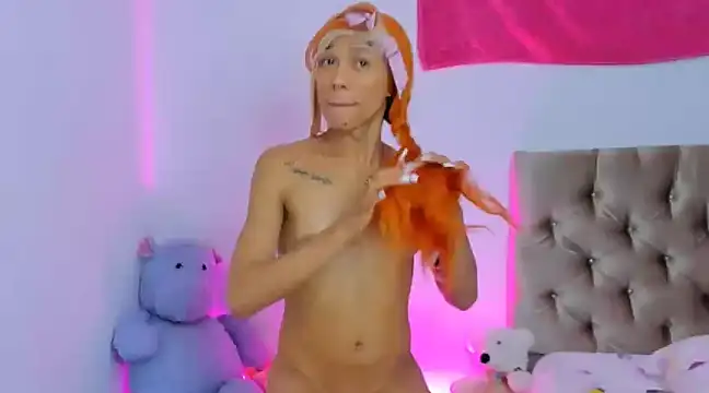 Snapshot of StassieBell chatting on February 18, 8:27 am StassieBell online show from February 18, 8:27 am