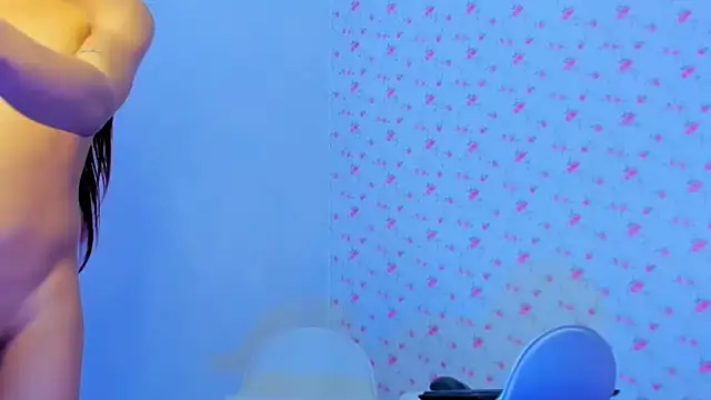 Snapshot of StassieBell chatting on October 9, 4:10 am StassieBell online show from October 9, 4:10 am