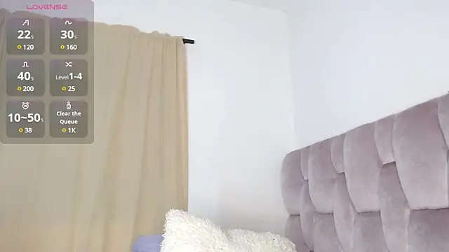 Snapshot of Romiinajackson chatting on February 18, 2:27 am Romiinajackson online show from February 18, 2:27 am