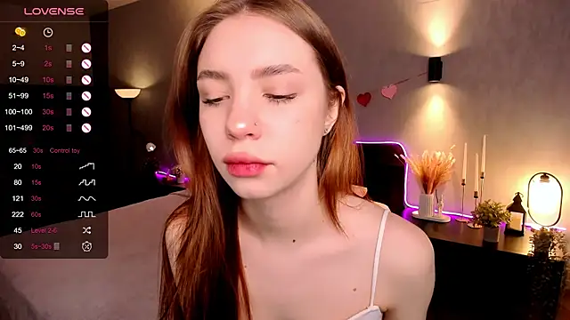 Snapshot of MilliBrown_ chatting on November 16, 8:20 am MilliBrown online show from November 16, 8:20 am