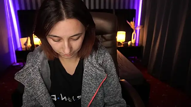 Roxy Rayy online show from December 5, 8:55 pm