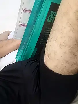 Snapshot of CRISTHIAN_GREY01 chatting on February 27, 5:24 am CRISTHIAN GREY01 online show from February 27, 5:24 am