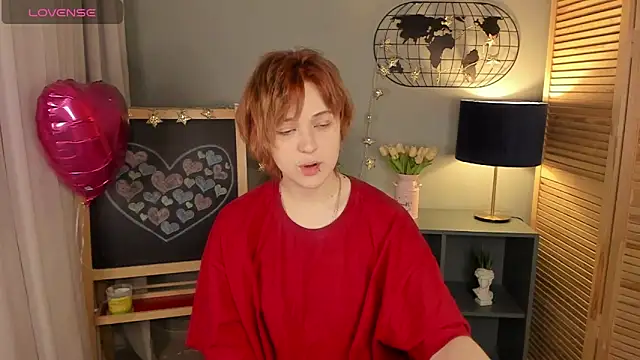 fiamoory online show from March 1, 1:11 am