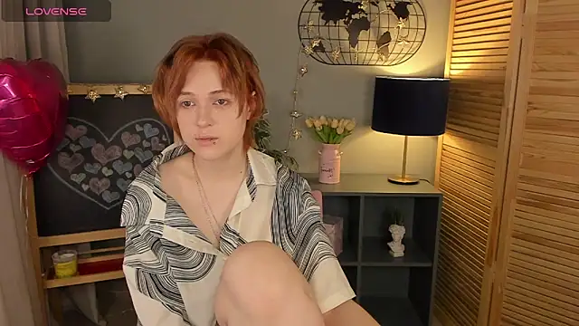 fiamoory online show from March 1, 4:15 am