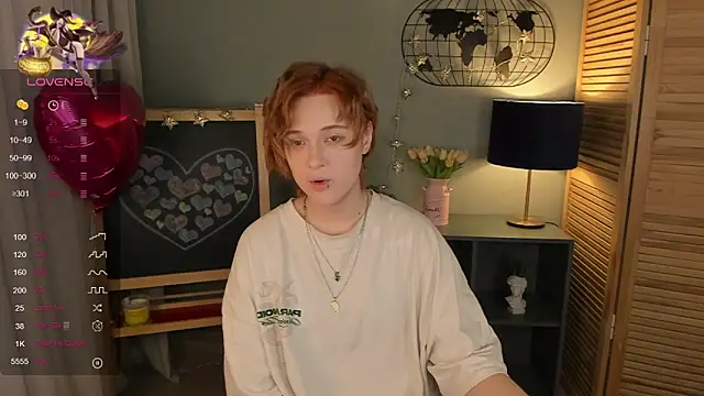 fiamoory online show from March 3, 1:31 am