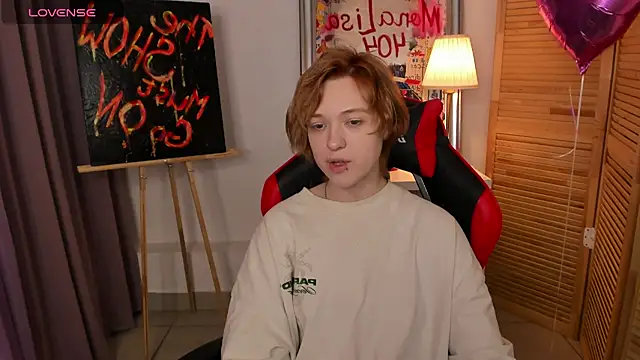 fiamoory online show from March 8, 7:38 am