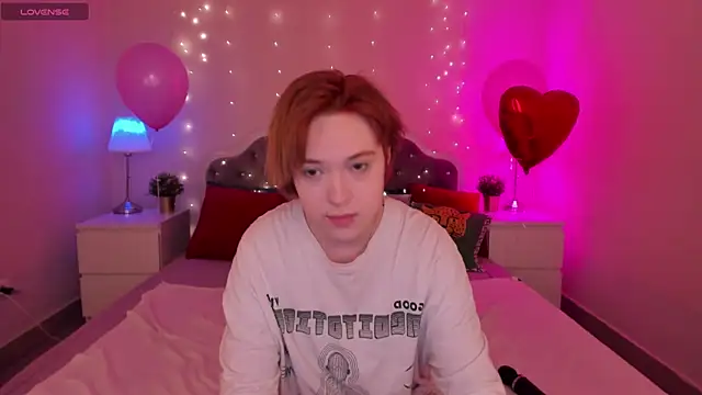 fiamoory online show from March 9, 11:25 am