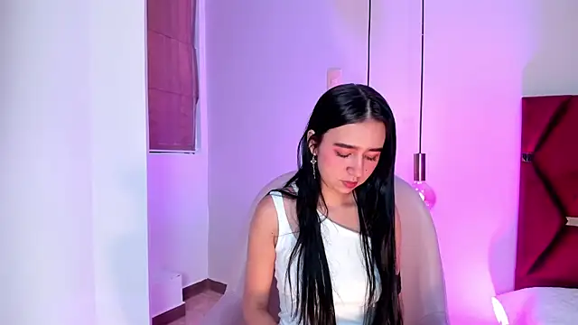 LaraGoldd online show from December 21, 10:30 pm