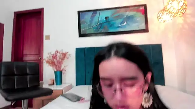 LaraGoldd online show from February 19, 4:23 am