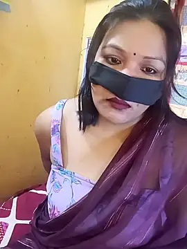 Radhikadavi879 online show from February 18, 4:37 am