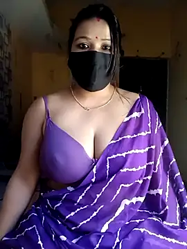 Radhikadavi879 online show from September 25, 7:01 am