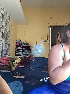 Radhikadavi879 online show from October 19, 5:19 am