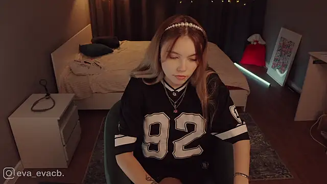 norakisses online show from January 30, 4:55 pm