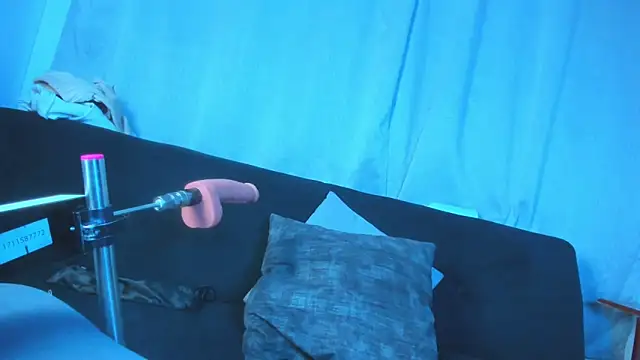 Strella ferrera online show from March 8, 3:45 pm