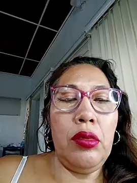 anniecoopeer online show from February 25, 12:24 pm