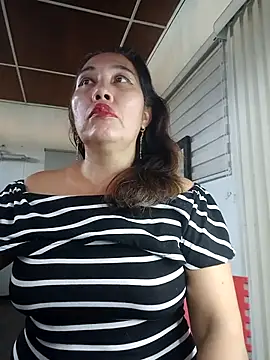 anniecoopeer online show from March 4, 10:05 pm