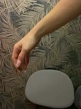 Snapshot of BlueEyesCarole chatting on December 17, 7:26 pm BlueEyesCarole online show from December 17, 7:26 pm