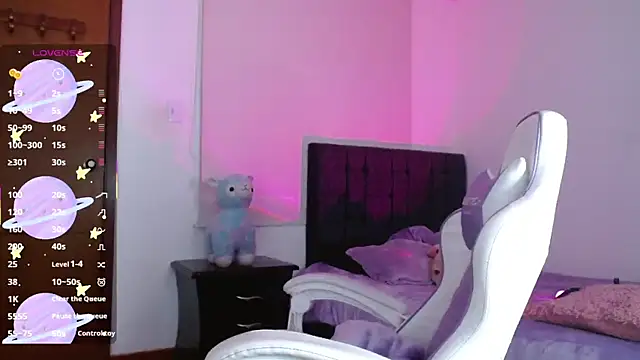 Snapshot of evie_cloud chatting on November 11, 11:16 pm evie cloud online show from November 11, 11:16 pm