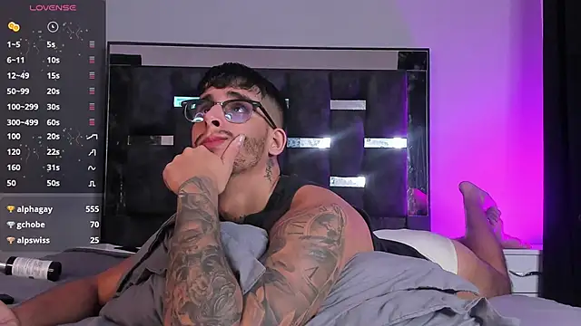 iamcamiloo  online show from February 26, 7:09 am