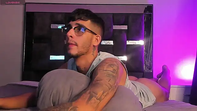 iamcamiloo  online show from March 6, 12:54 am