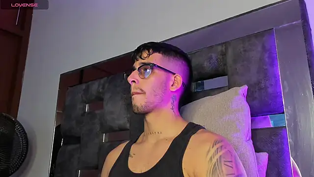 iamcamiloo  online show from March 20, 12:51 am