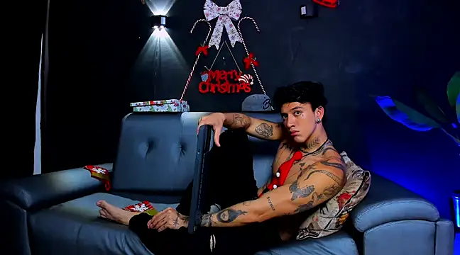 JUSTIN FULLER1 online show from December 13, 5:00 pm