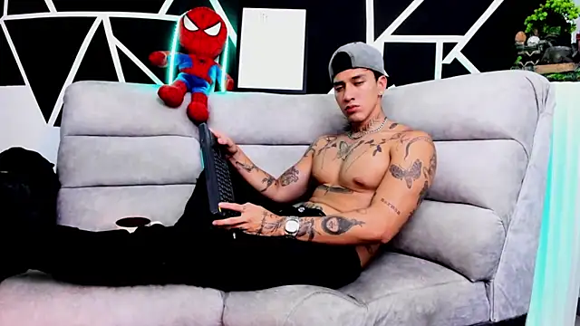 JUSTIN FULLER1 online show from March 23, 3:54 am