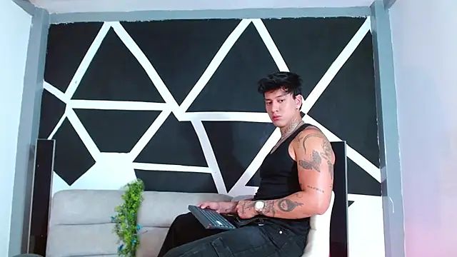 JUSTIN FULLER1 online show from November 26, 4:08 pm