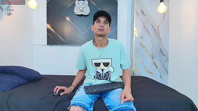 JordanAndAndrew online show from October 6, 7:44 pm