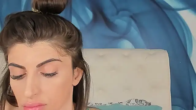 SkinnyDolly online show from September 28, 2:06 am