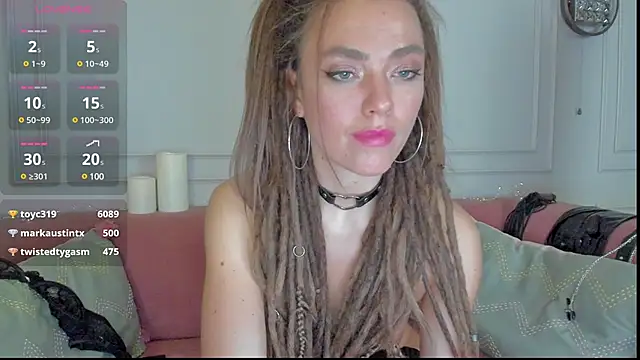 Snapshot of KellyFouler chatting on December 8, 7:43 pm KellyFouler online show from December 8, 7:43 pm